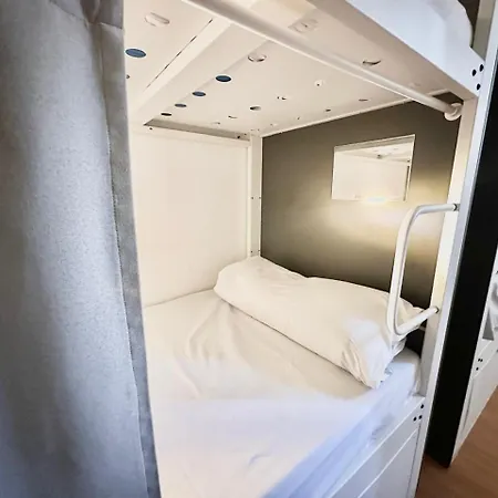 巴塞罗那地中海旅馆 *