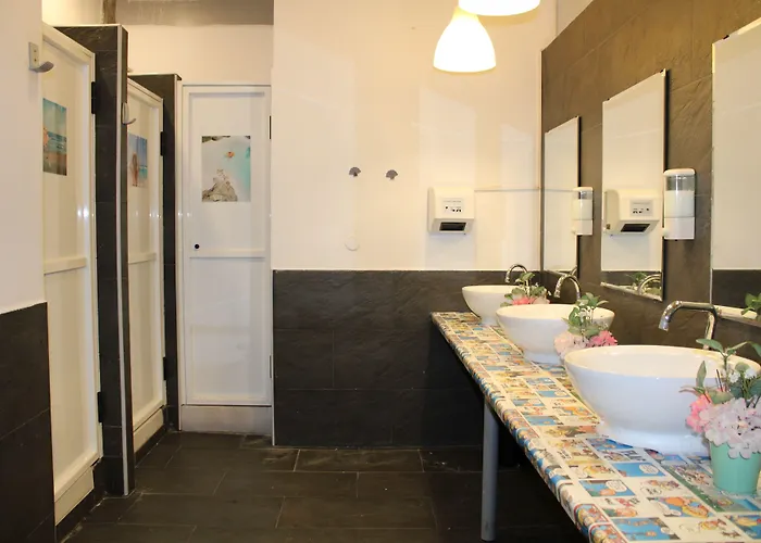 巴塞罗那地中海旅馆 *